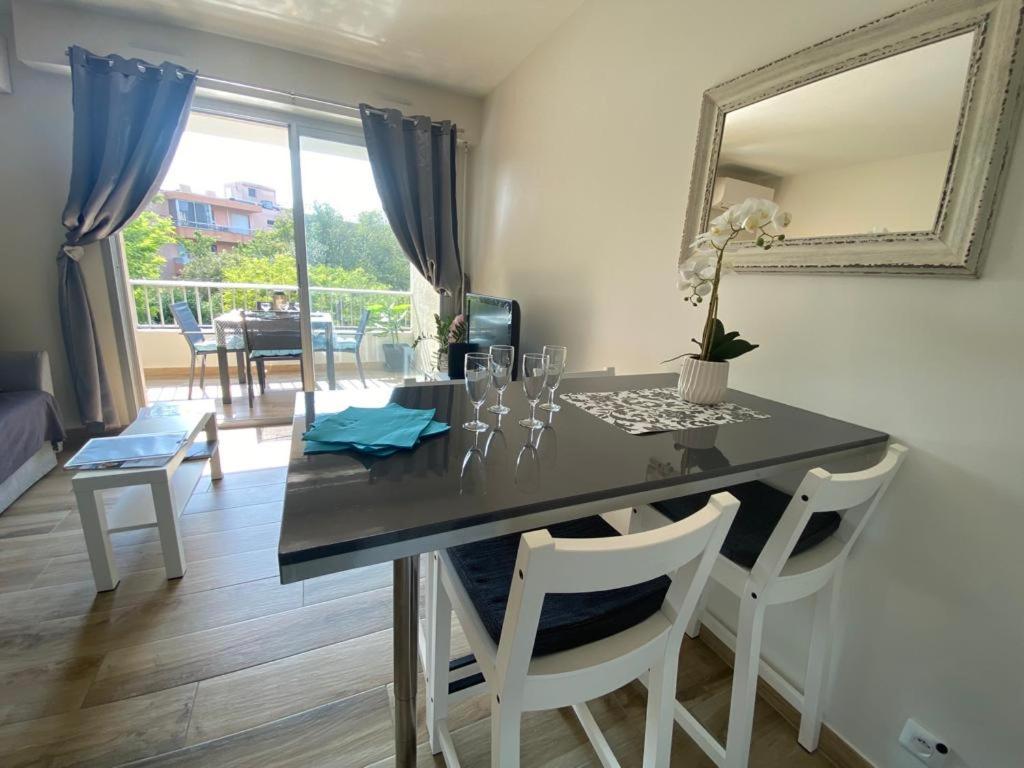 Proche Centre Sanary Studio Climatise 4 Personnes Exteriér fotografie